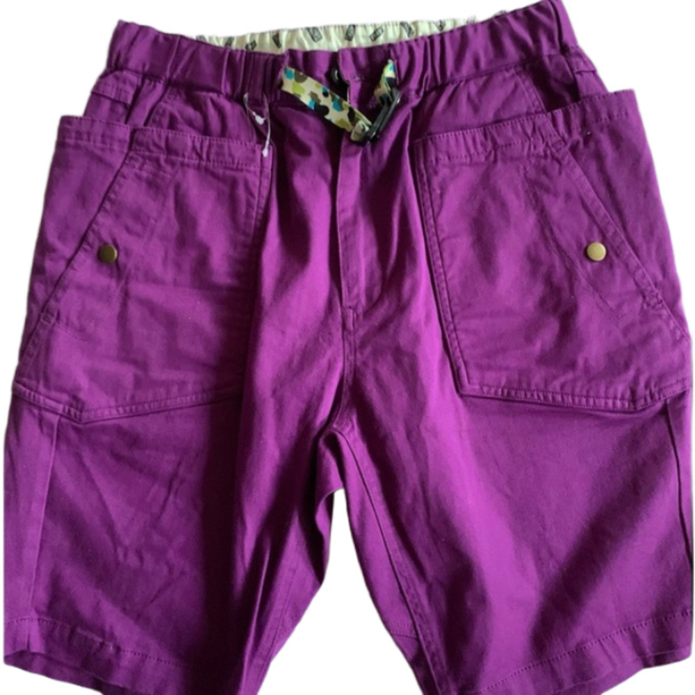 Chums shorts  NEW size Medium